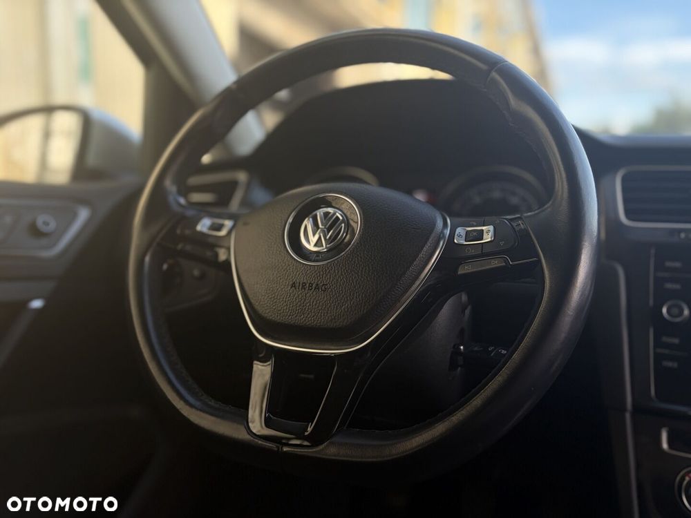 Volkswagen Golf - 21