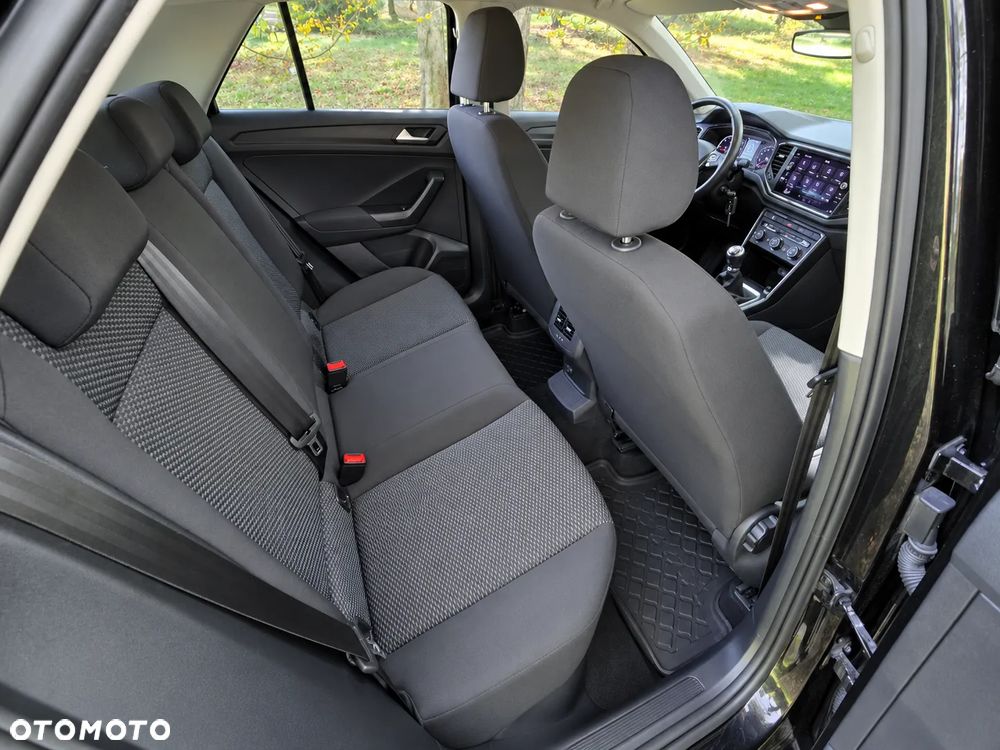 Volkswagen T-Roc - 16