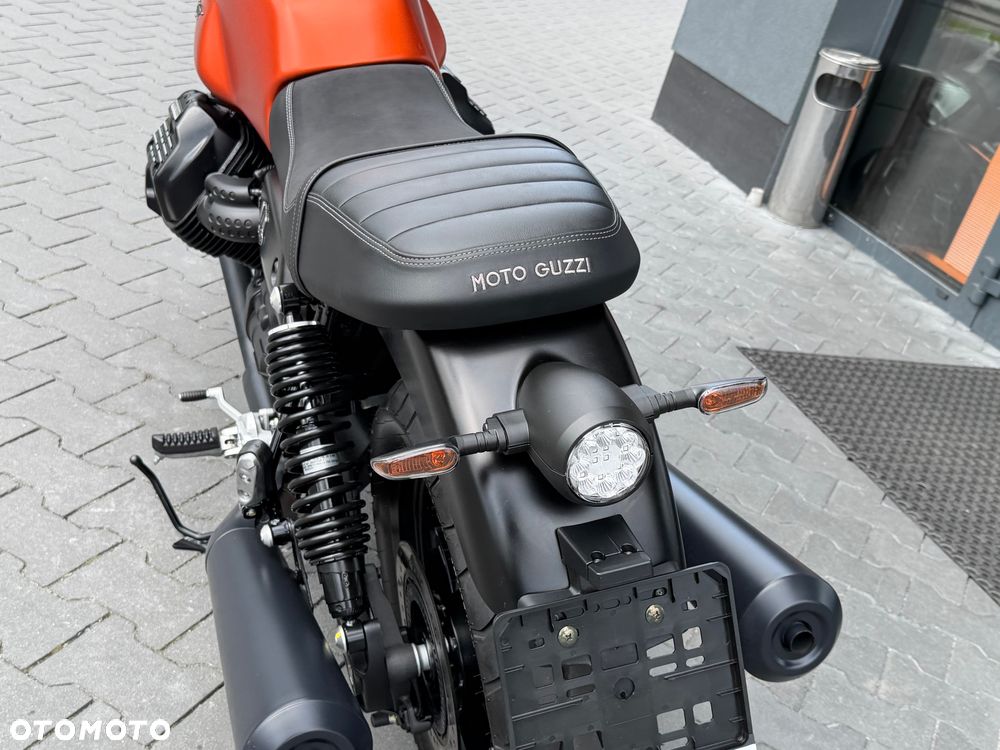 Moto Guzzi V7 - 32