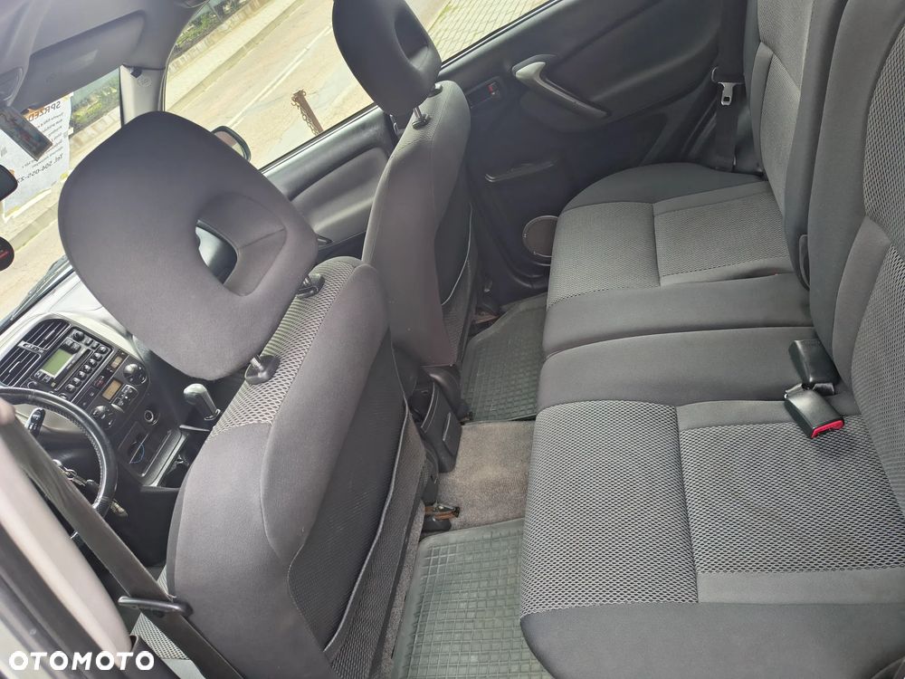 Toyota RAV4 2.0 D-4D 4x4 - 10