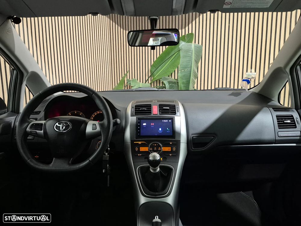 Toyota Auris 1.4 D-4D Exclusive+P.Sport - 18