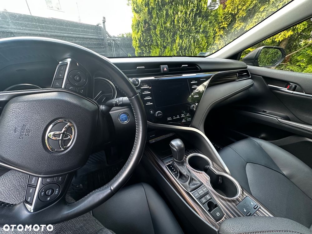 Toyota Camry 2.5 Hybrid Executive CVT - 9