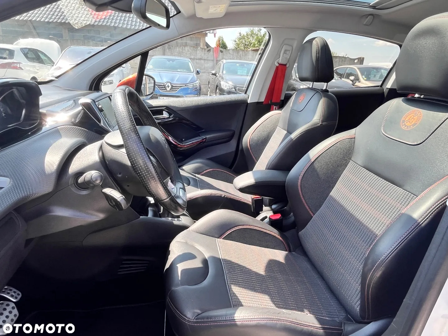 Peugeot 208 1.2 PureTech GPF Allure S&S EAT6 - 17