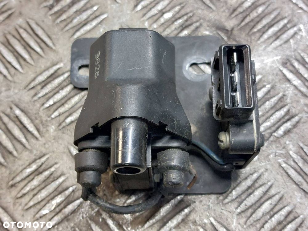 CEWKA ZAPŁONOWA AUDI 80 B4 2.0 8V 8A0905105 - 1