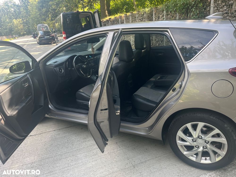 Toyota Auris - 4