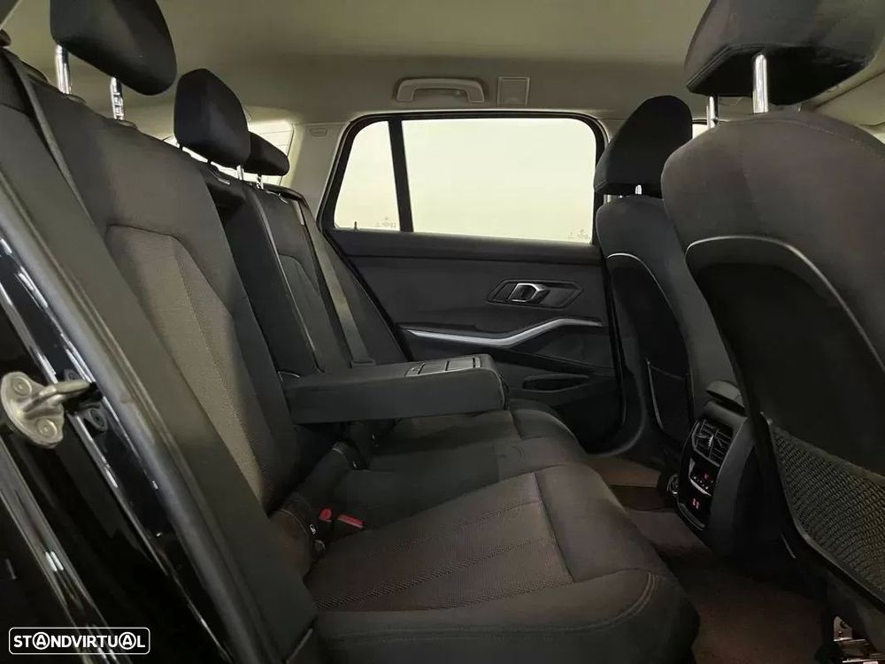 BMW 318 d Auto — fotografia 18