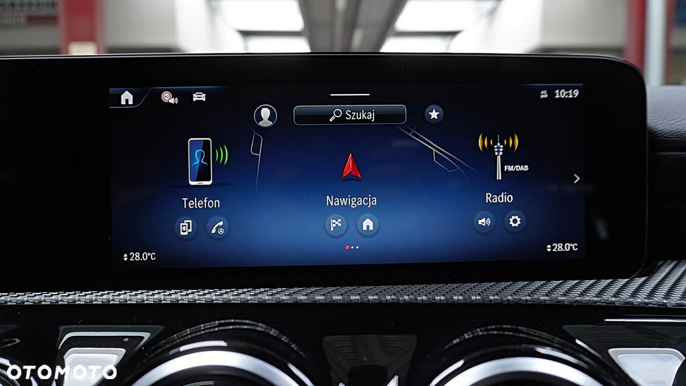 Mercedes-Benz CLA 200 7G-DCT - 20