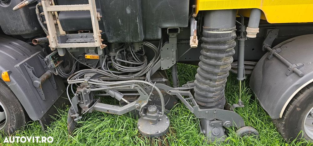 Mătură stradală DAF LF 220 - 9