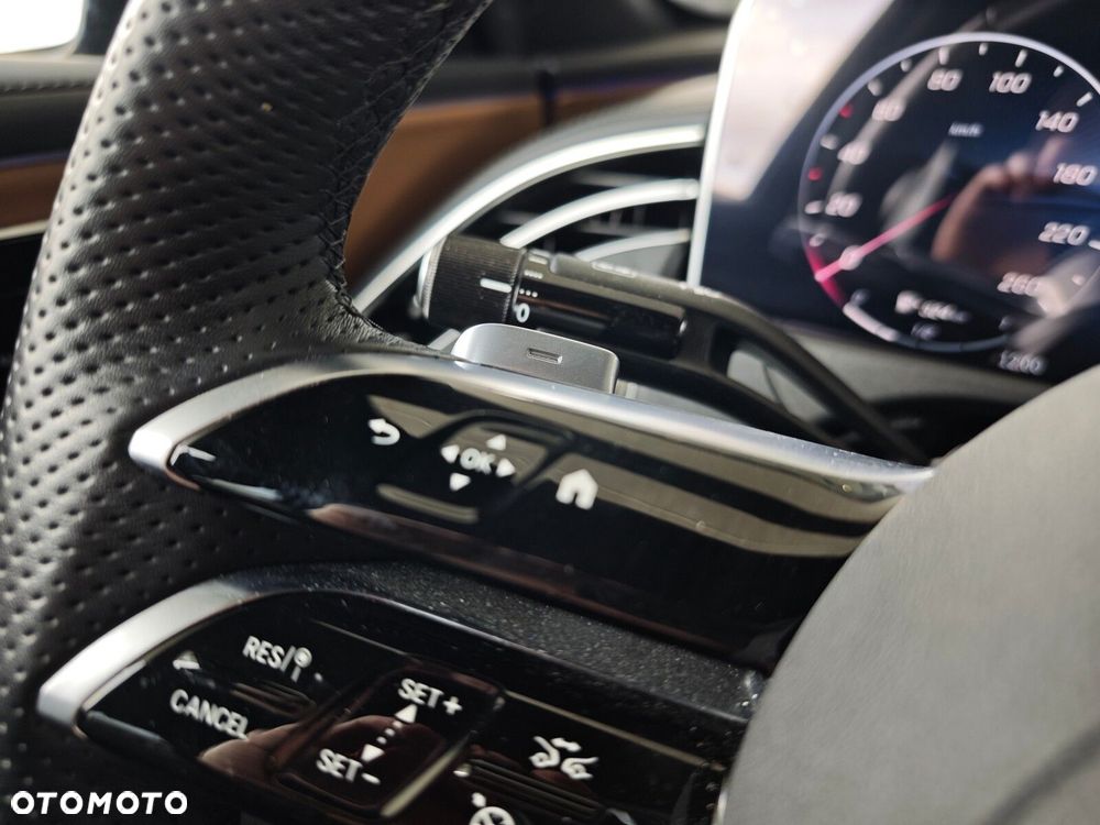 Mercedes-Benz Klasa E 220 d mHEV 4-Matic AMG 9G-Tronic - 29