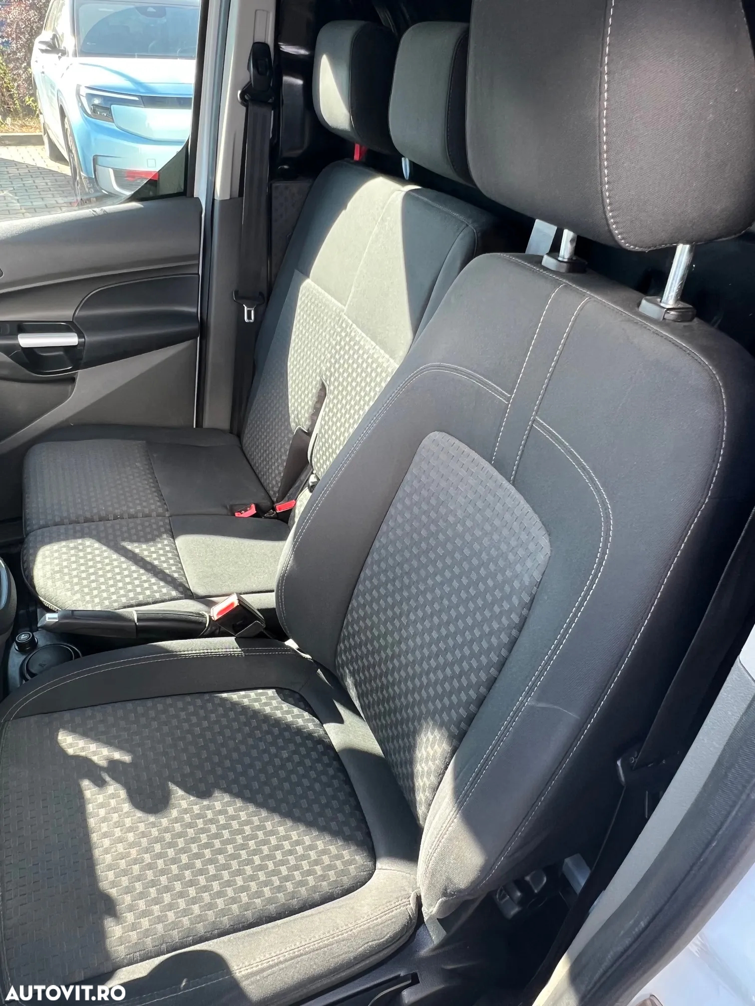 Ford Connect Van - 9