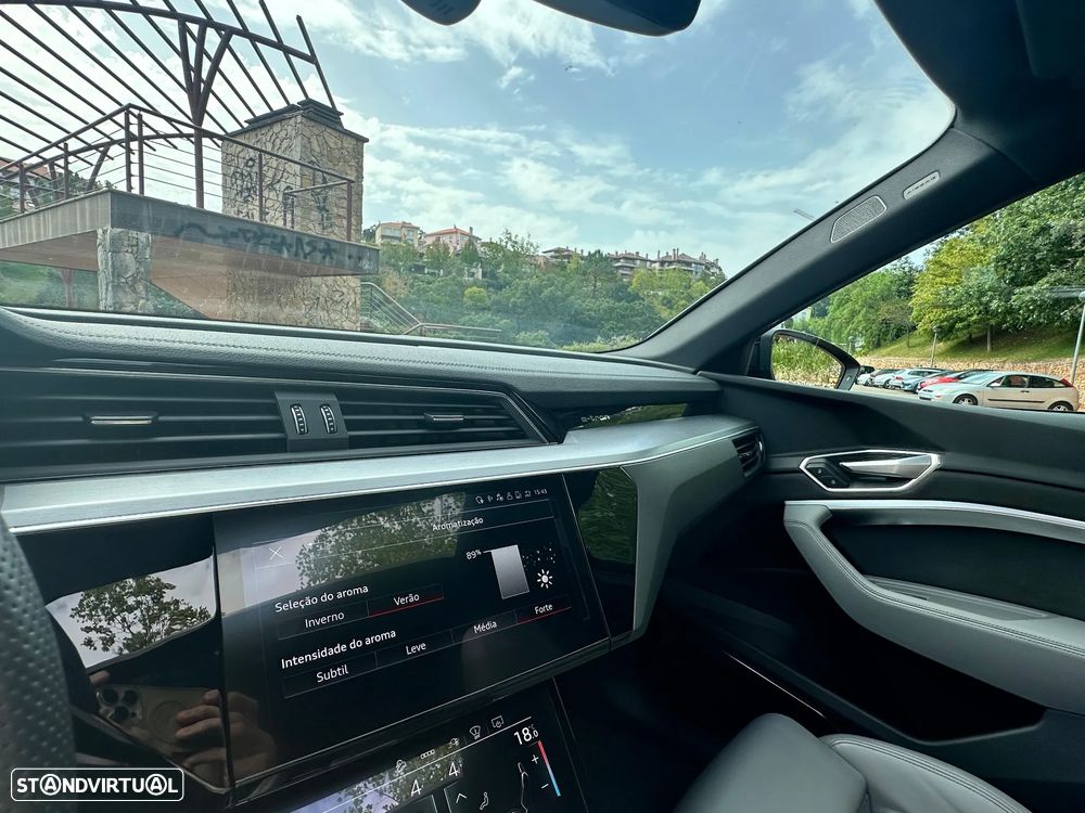 Audi e-tron 55 quattro S line - 39