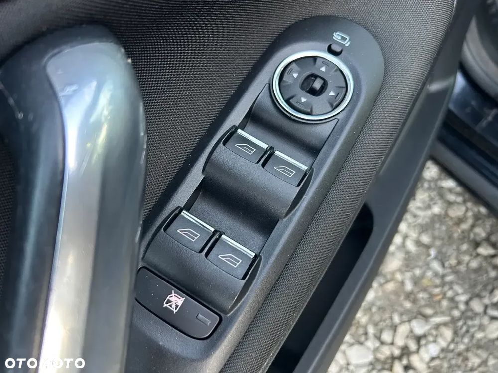 Ford Mondeo 2.0 Trend X - 28