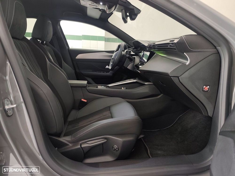 Peugeot e-308 58 kWh GT - 11