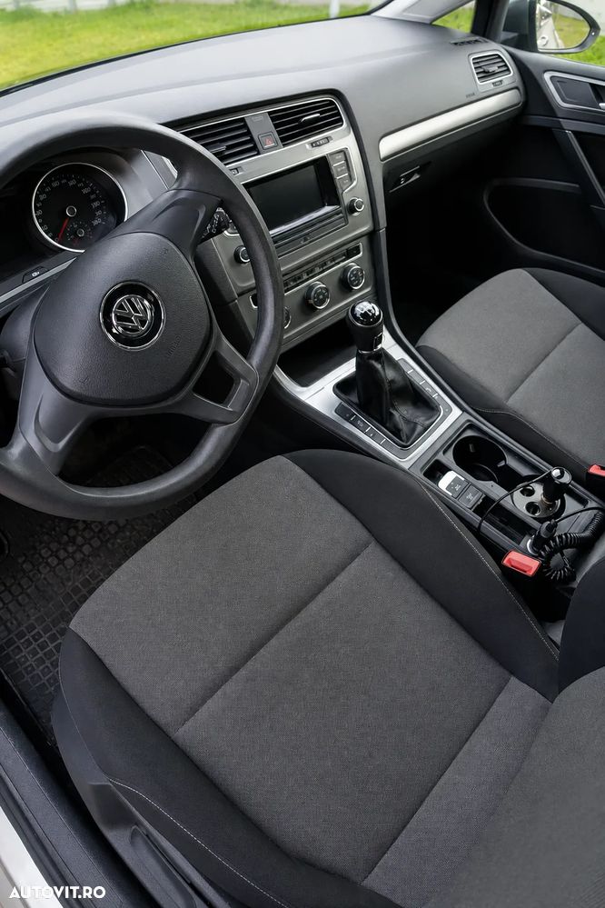Volkswagen Golf 1.6 TDI DPF BMT Comfortline - 11