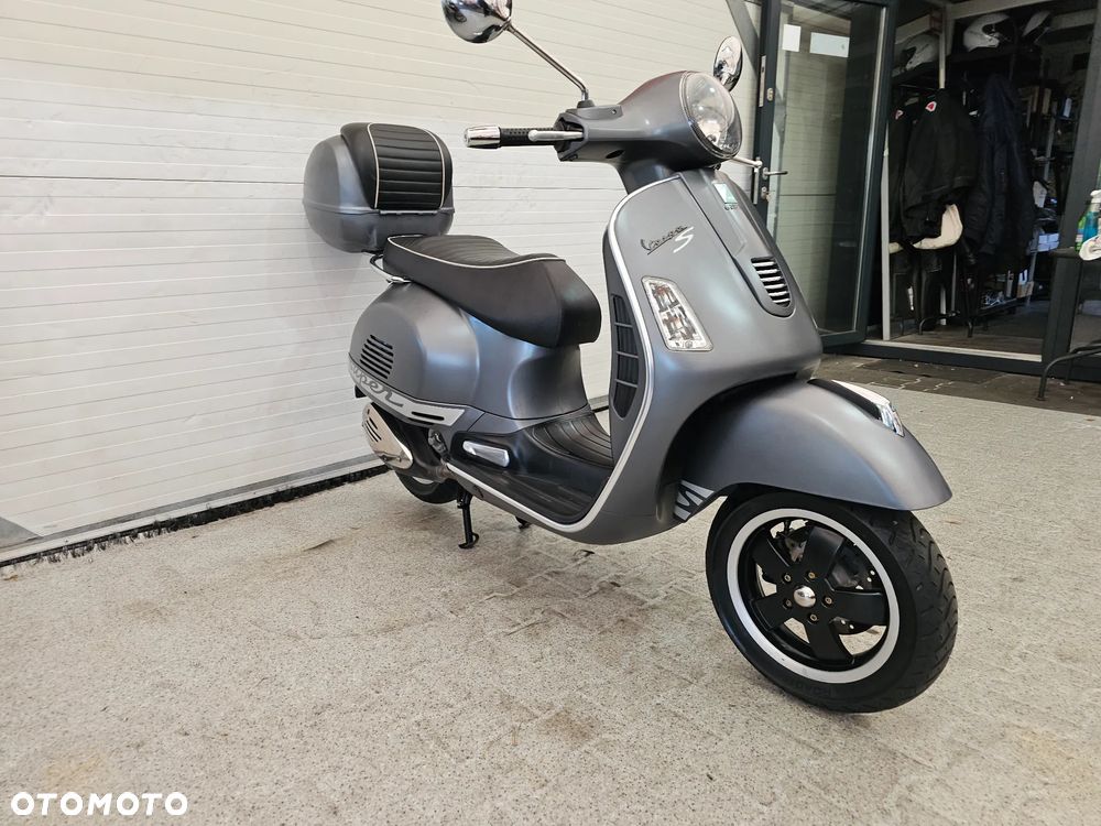 Piaggio Vespa - 4