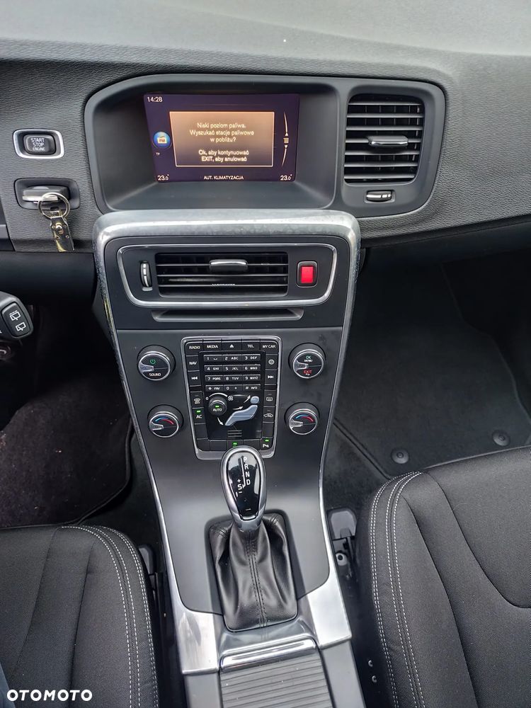 Volvo V60 Cross Country - 19