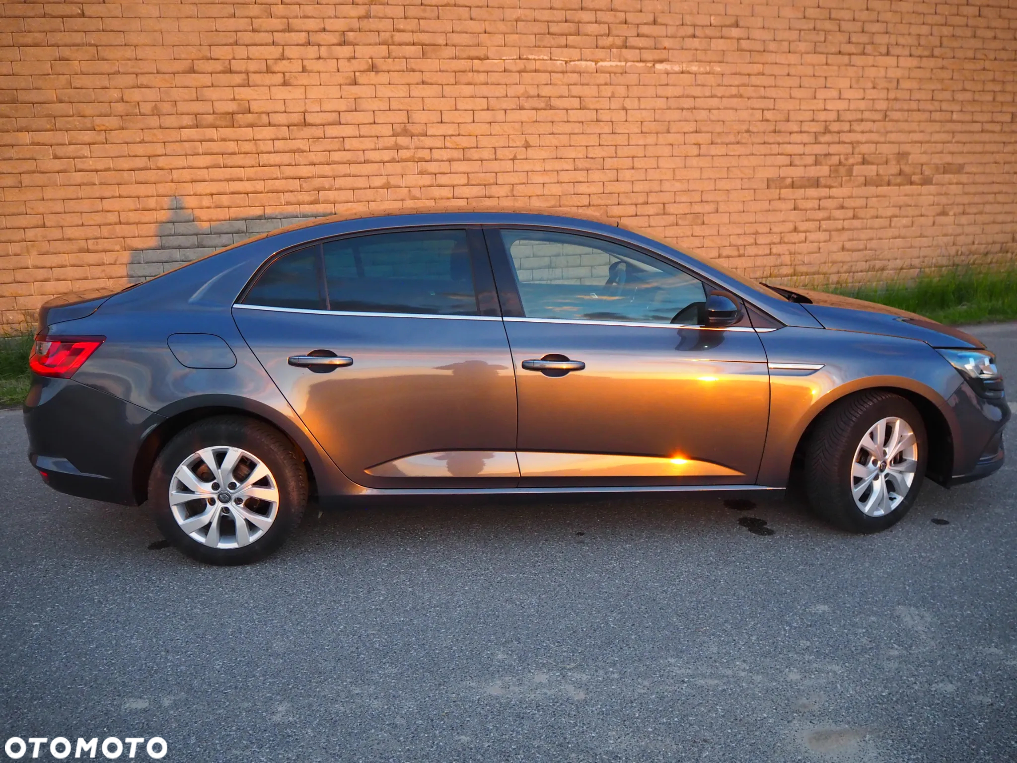 Renault Megane 1.5 Blue dCi Intens EDC - 10