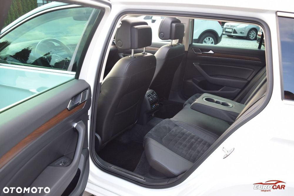 Volkswagen Passat - 16