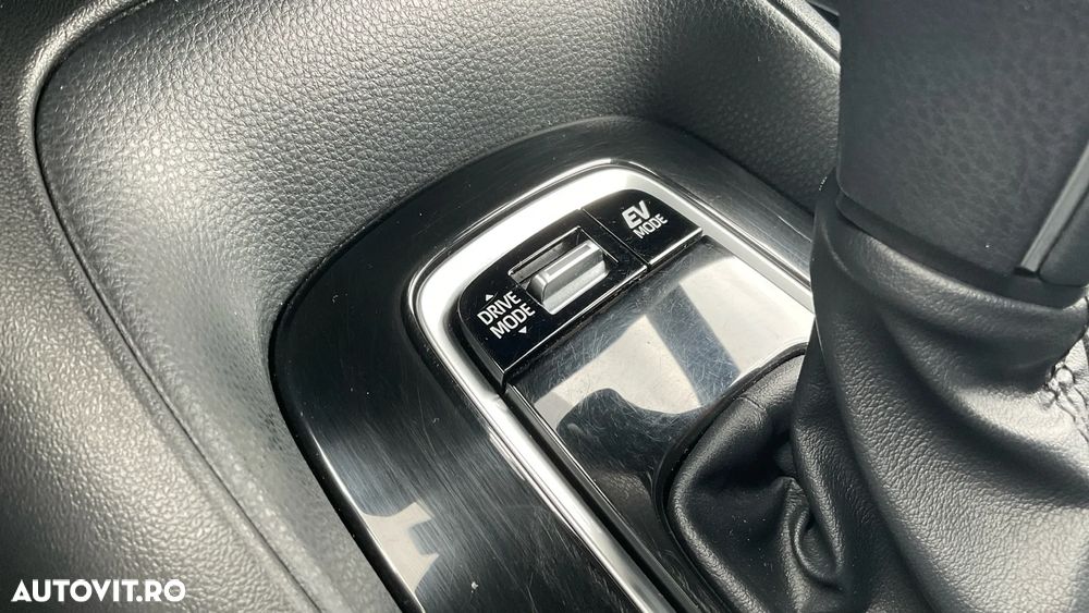 Toyota Corolla 1.8 HSD Dynamic - 35