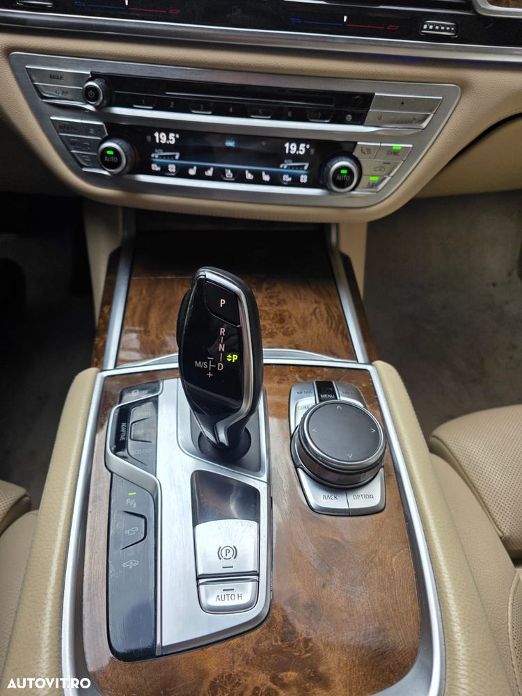 BMW Seria 7 740d xDrive - 12