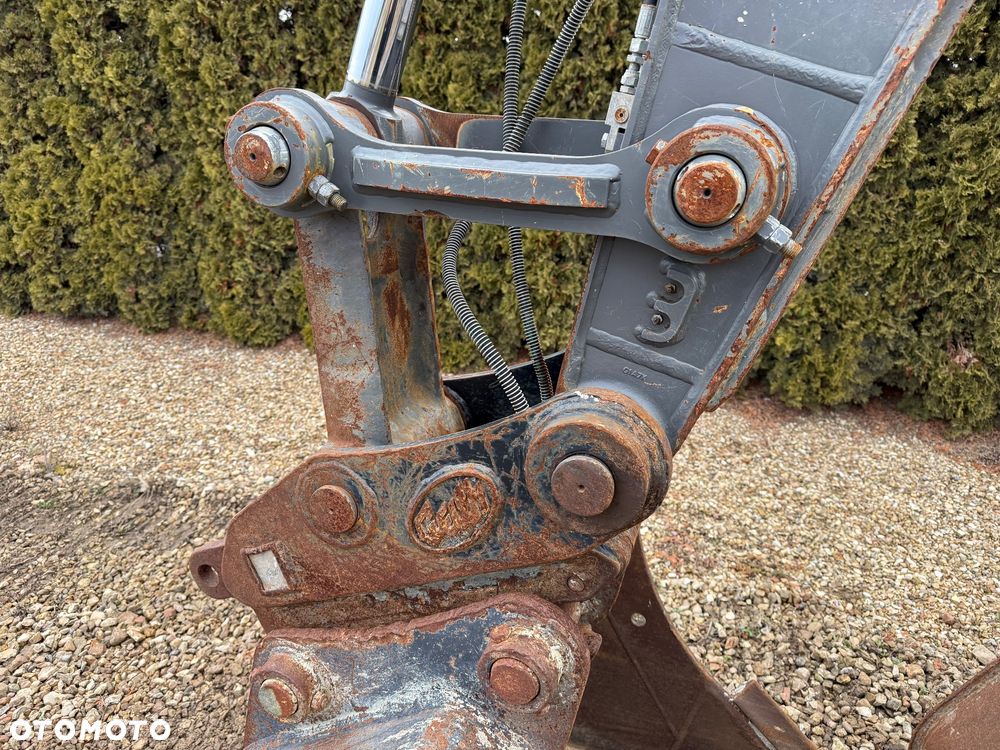 Volvo EC 140 EL - 16