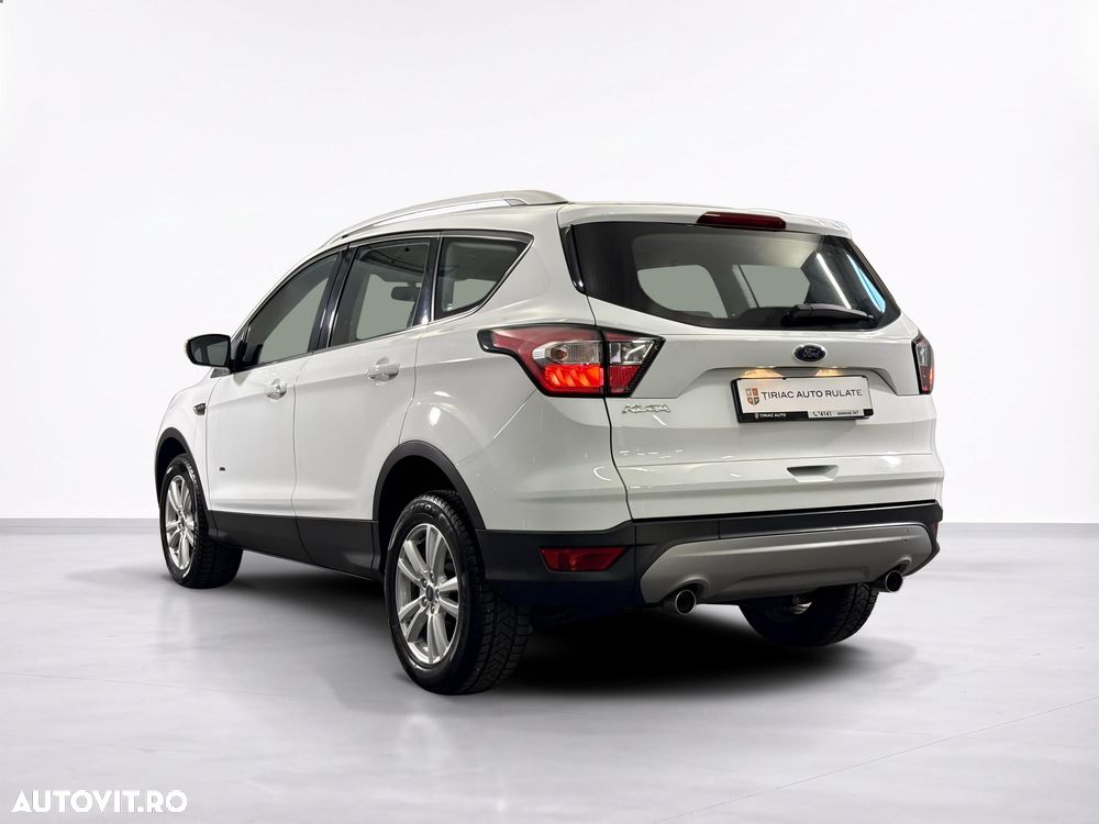 Ford Kuga - 4