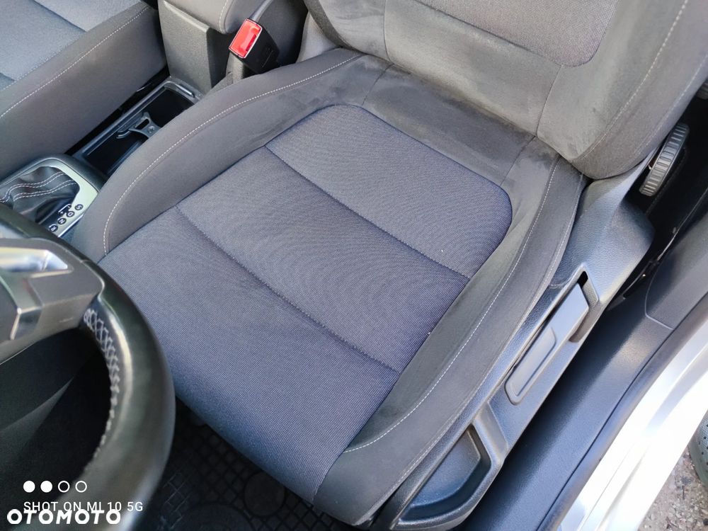 Volkswagen Golf Plus 1.6 TDI Comfortline DSG - 31