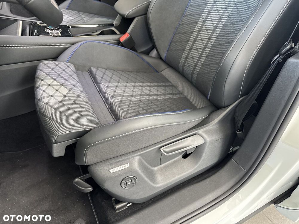 Volkswagen Tiguan - 13