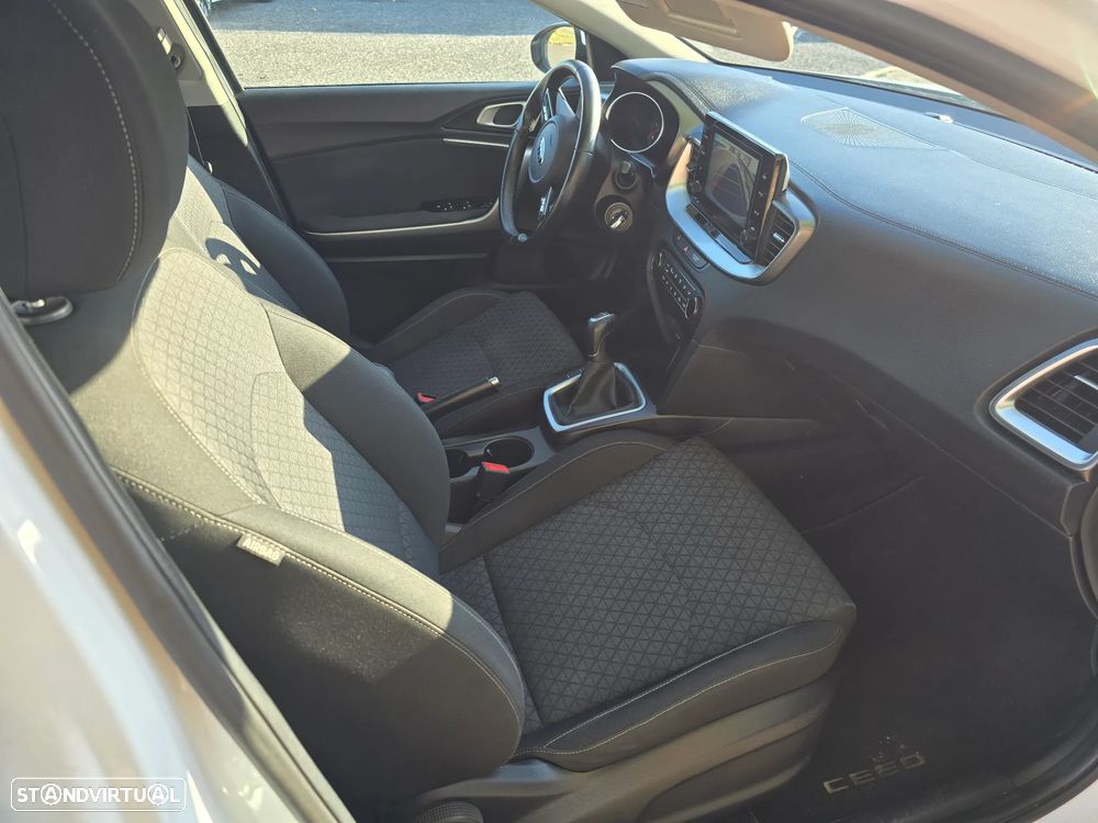 Kia Ceed SW 1.6 CRDi Vision - 3