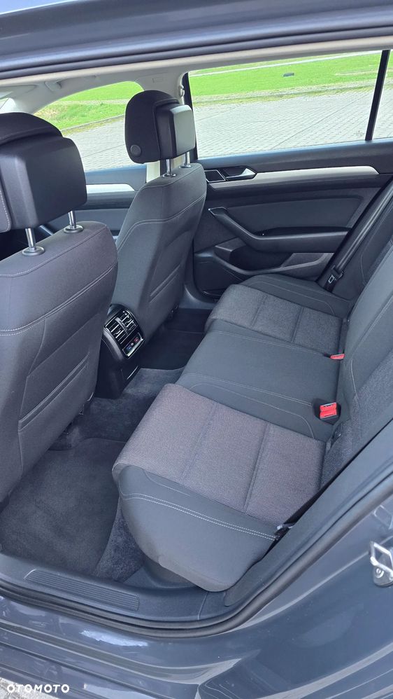 Volkswagen Passat - 6