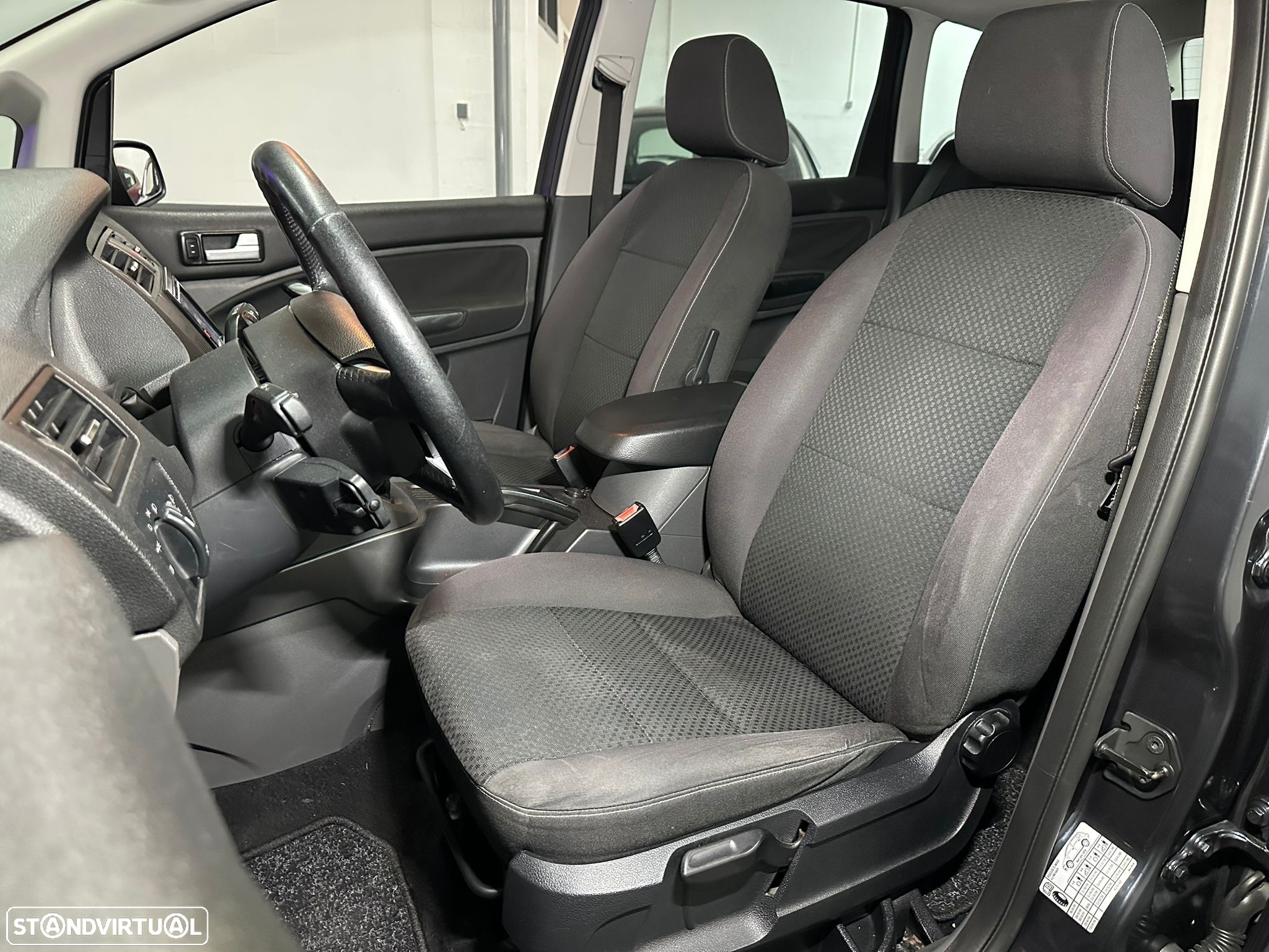 Ford C-Max 1.6 TDCi Titanium - 11