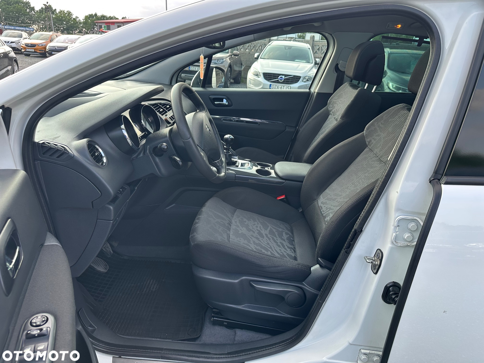 Peugeot 3008 1.6 HDi Trendy - 9