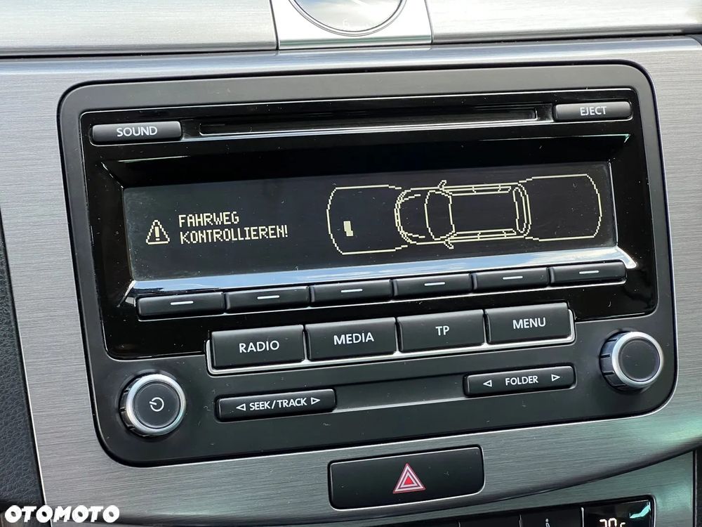 Volkswagen Passat - 25