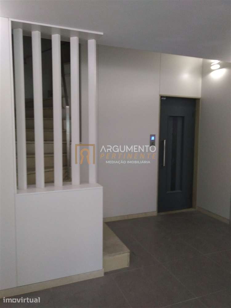 Apartamento T4 Venda em Cedofeita, Santo Ildefonso, Sé, Miragaia, São - Grande imagem: 2/37