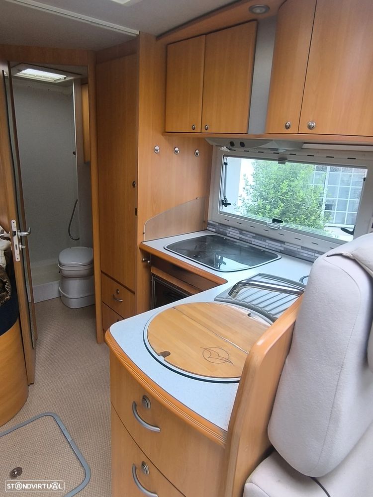 Pilote Reference Autocaravana 2.8 pilote 6 dormidas 2006 chassi alko Hu - 19