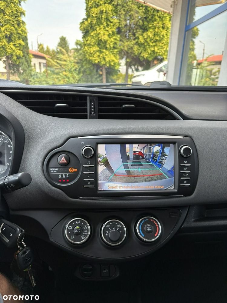 Toyota Yaris - 24