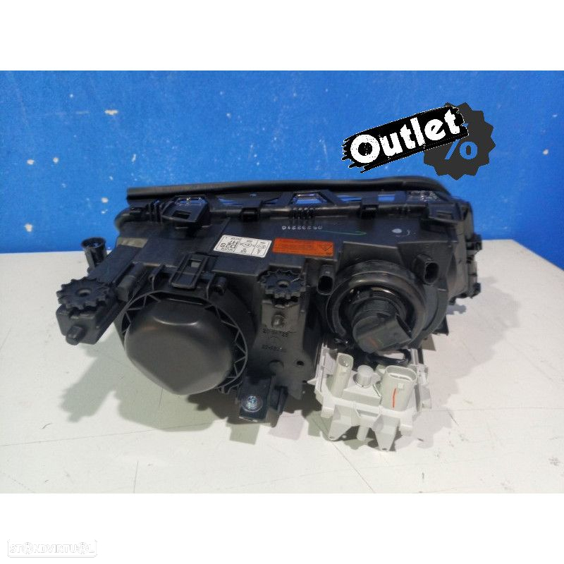 R147123C1 FAROL ESQ XENON BMW E46 4P 01-05 FUNDO ESCURO - 4
