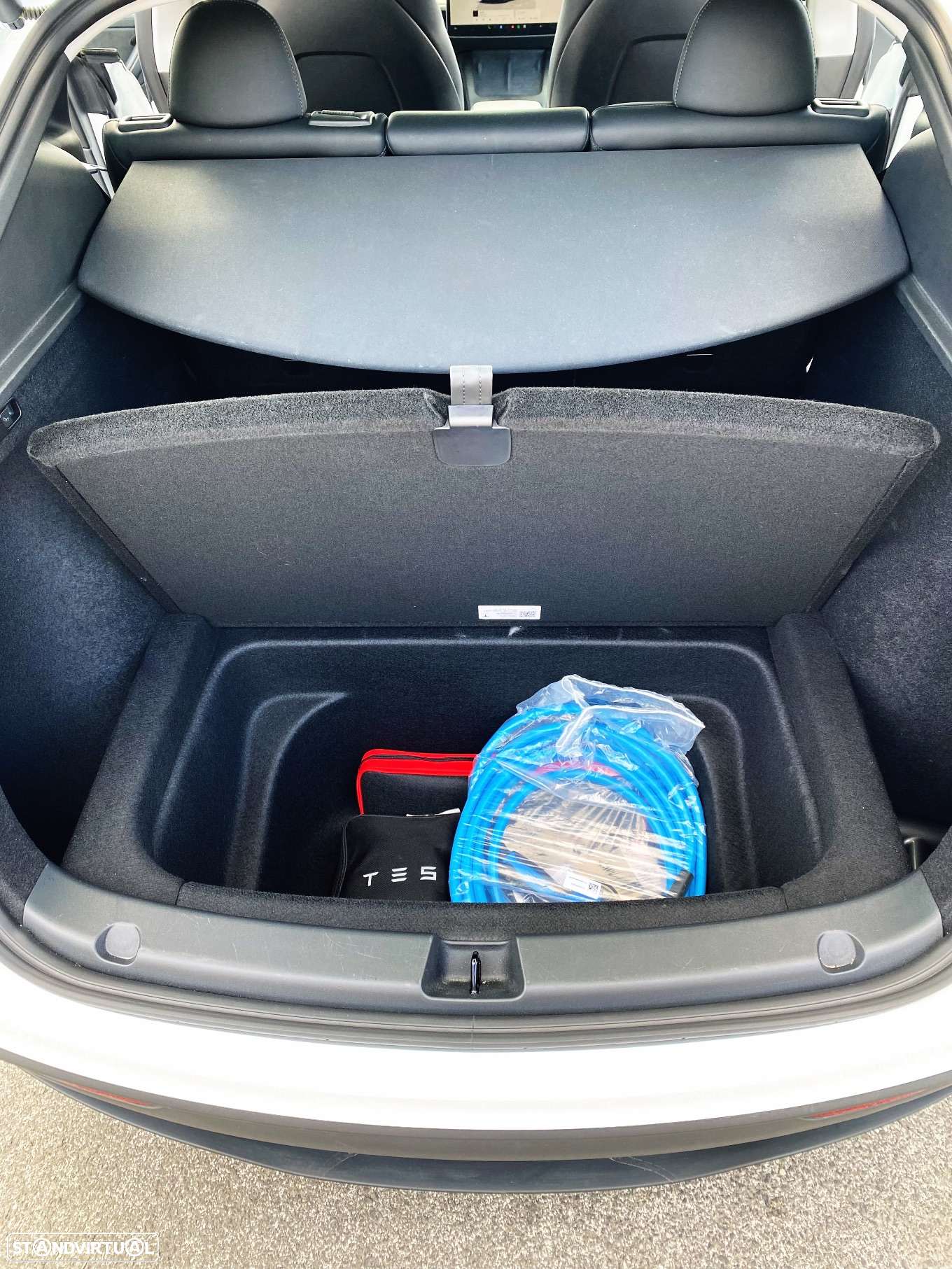 Tesla Model Y Long-Range RWD - 12