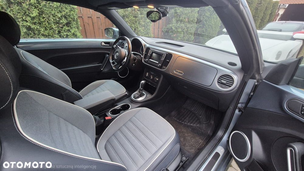Volkswagen New Beetle - 8