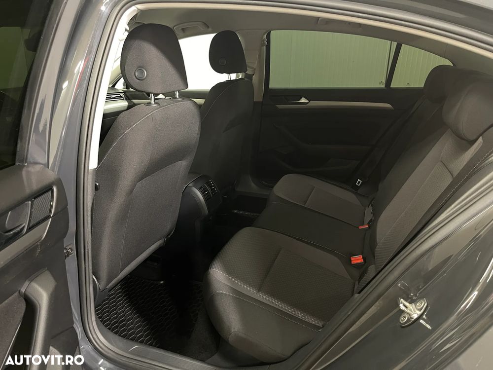 Volkswagen Passat 2.0 TDI Advance - 10
