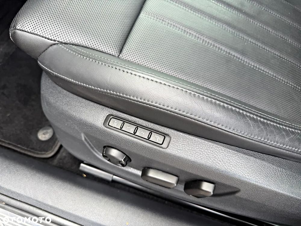 Skoda Superb 2.0 TDI Premium Edition - 20