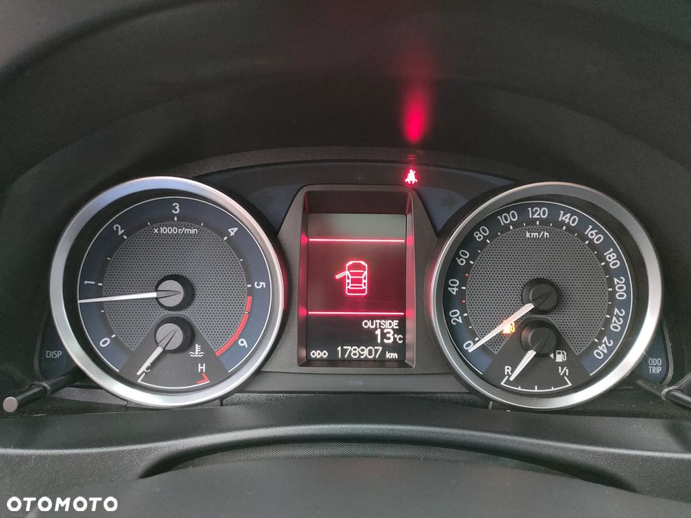 Toyota Auris 2.0 D-4D Premium - 26