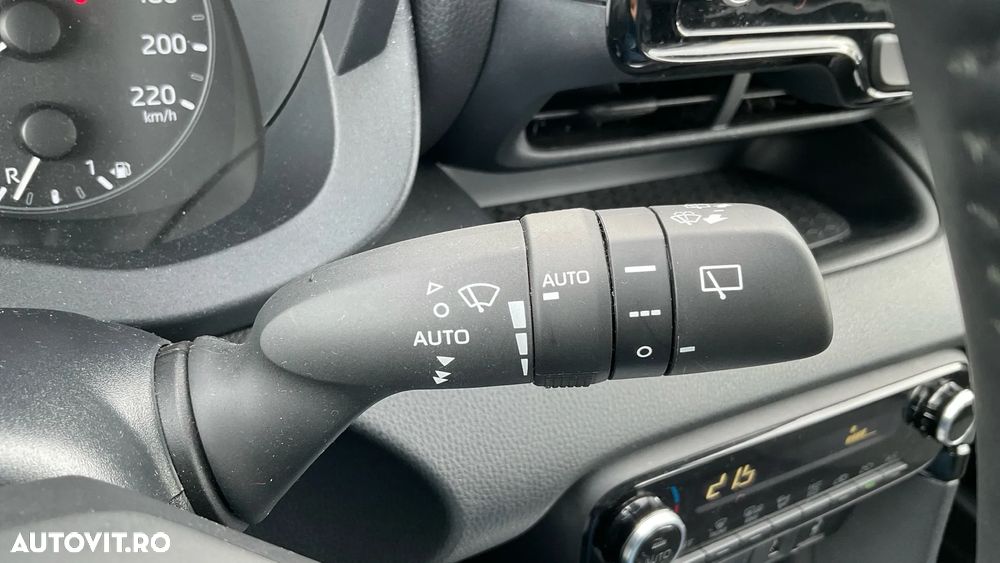 Toyota Yaris 1.5 VVT-i HSD Dynamic - 27