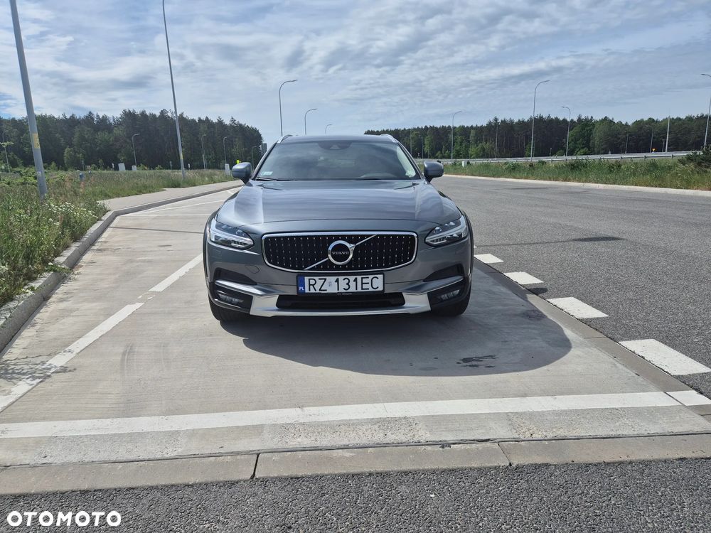 Volvo V90 D4 AWD Geartronic - 1