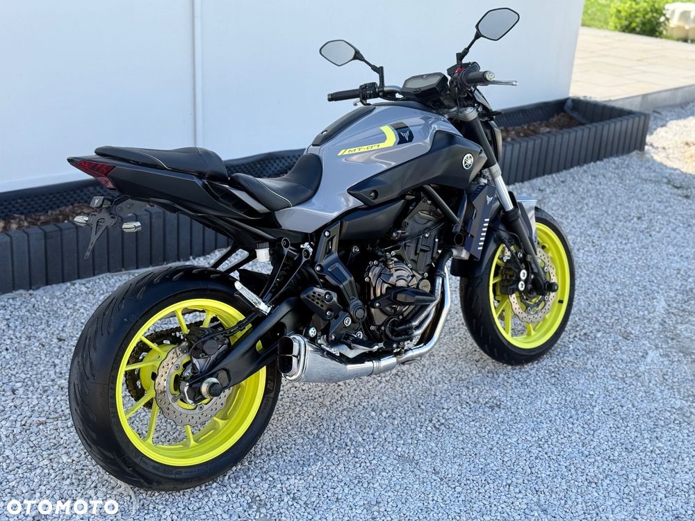 Yamaha MT - 19