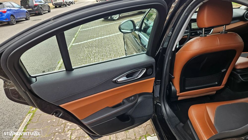 Alfa Romeo Giulia 2.2 D Super - 25