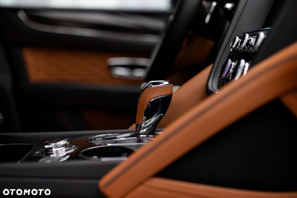 Bentley Bentayga - 13