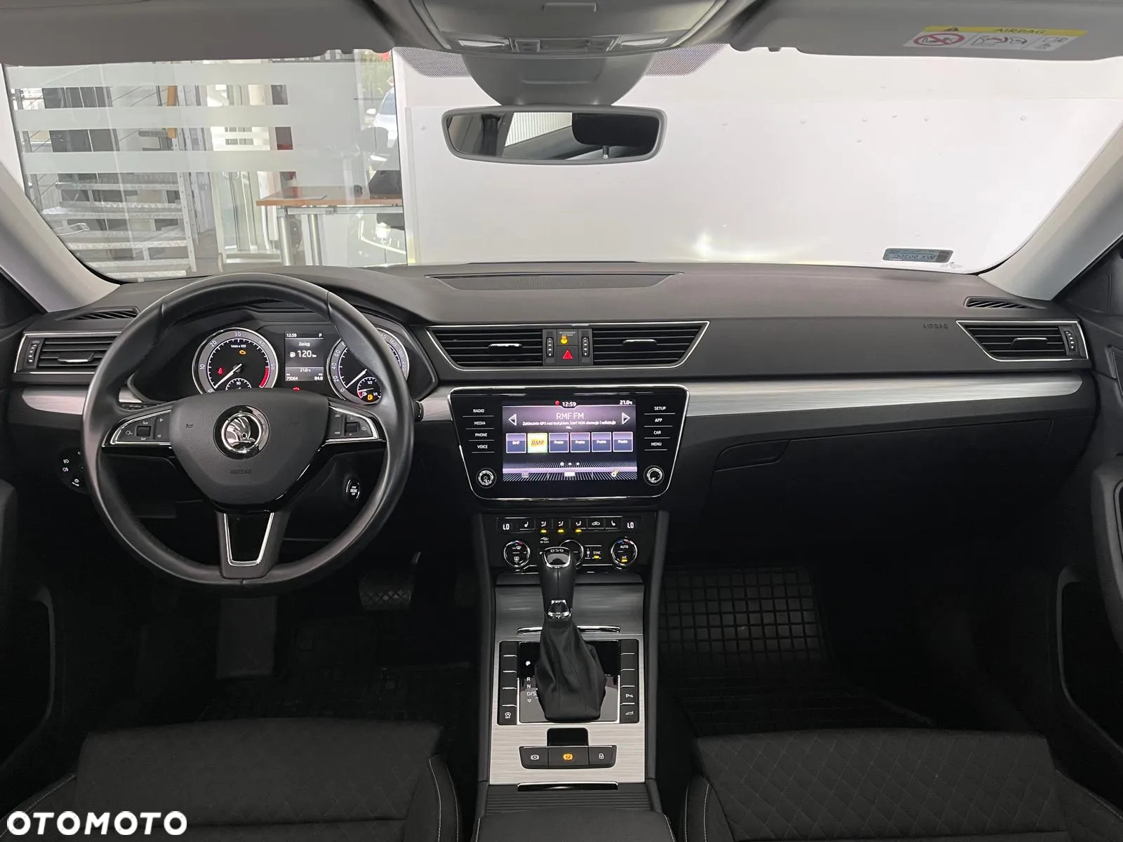 Skoda Superb 2.0 TDI SCR Ambition DSG - 23