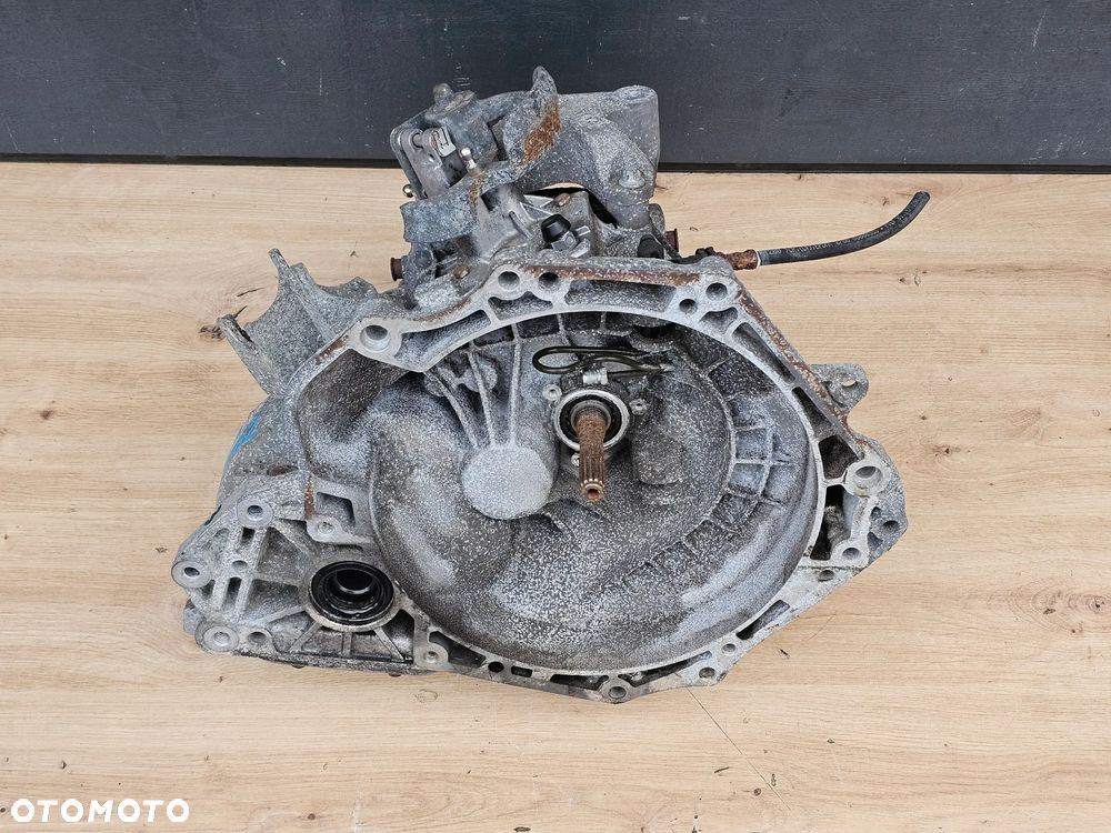SKRZYNIA BIEGÓW OPEL ZAFIRA B 1.8 BENZYNA 140KM Z18XER F17 C394 - 1