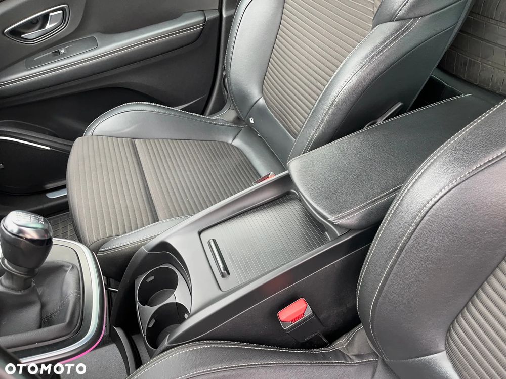 Renault Scenic ENERGY TCe 130 INTENS - 11